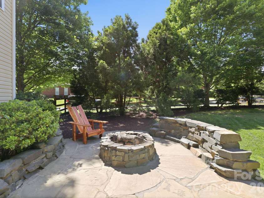 9118 Spratt Lane, Waxhaw, NC 28173.  MLS# CAR4382798, YatesRealty ID 27872. 