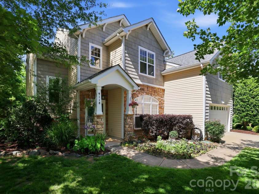 9118 Spratt Lane, Waxhaw, NC 28173.  MLS# CAR4382798, YatesRealty ID 27872. 