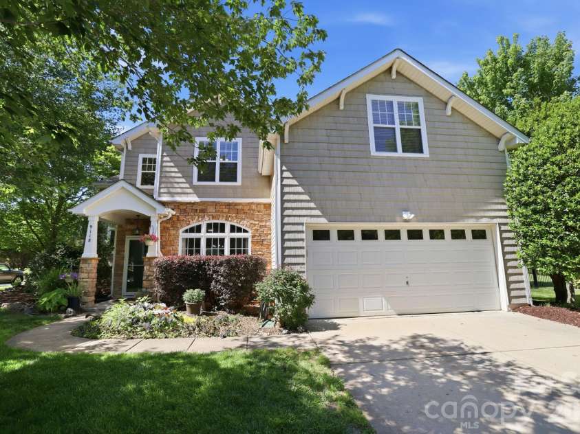 9118 Spratt Lane, Waxhaw, NC 28173.  MLS# CAR4382798, YatesRealty ID 27872. 