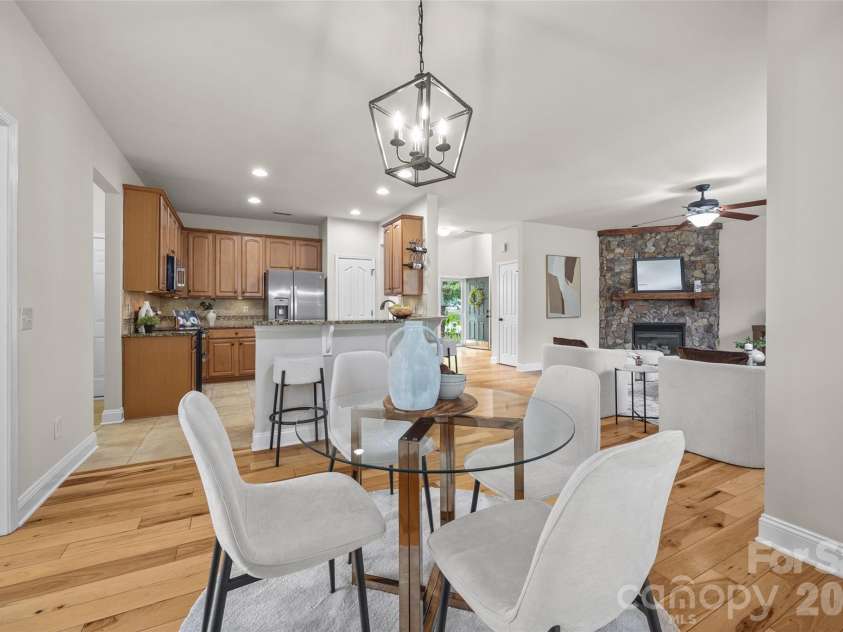 9118 Spratt Lane, Waxhaw, NC 28173.  MLS# CAR4416867, YatesRealty ID 27872. Breakfast
