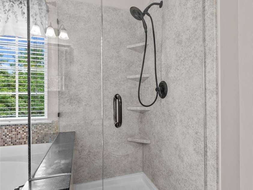 9118 Spratt Lane, Waxhaw, NC 28173.  MLS# CAR4416867, YatesRealty ID 27872. Primary Bath - Frameless Shower Enclosure