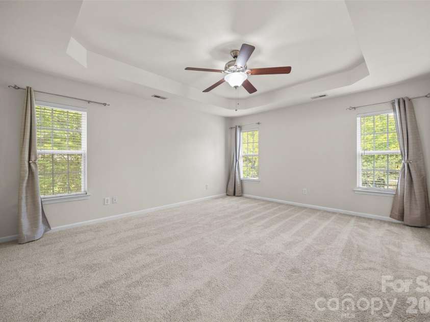 9118 Spratt Lane, Waxhaw, NC 28173.  MLS# CAR4416867, YatesRealty ID 27872. Primary Suite