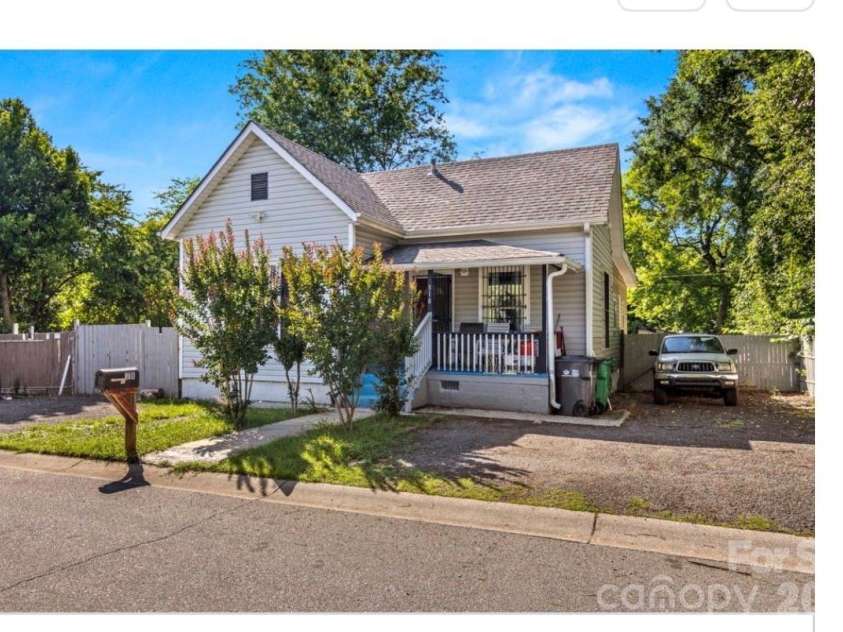 318 Goff Street, Charlotte, NC 28208.  MLS# CAR4383821, YatesRealty ID 27873. 