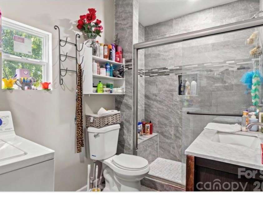 318 Goff Street, Charlotte, NC 28208.  MLS# CAR4383821, YatesRealty ID 27873. 