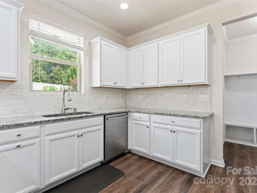 15213 Red Canoe Way, Charlotte, NC 28278.  MLS# CAR4276858, YatesRealty ID 27874. 