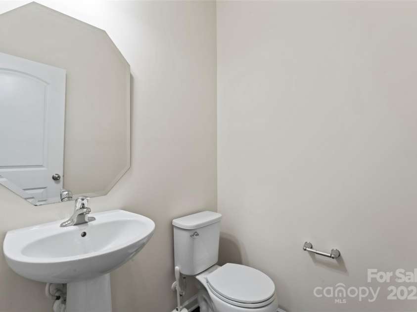 15213 Red Canoe Way, Charlotte, NC 28278.  MLS# CAR4276858, YatesRealty ID 27874. 
