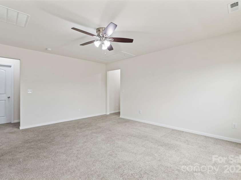 15213 Red Canoe Way, Charlotte, NC 28278.  MLS# CAR4276858, YatesRealty ID 27874. 
