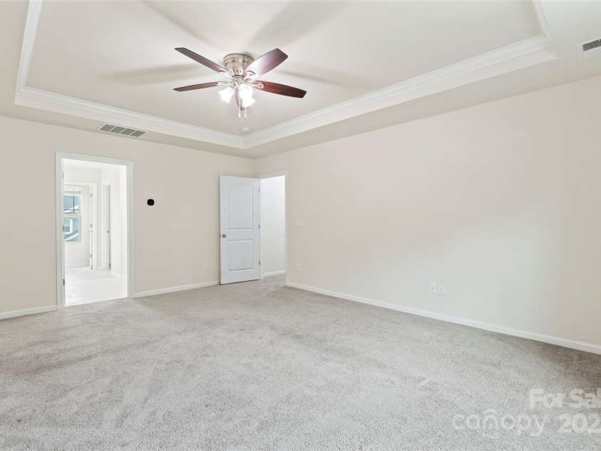 15213 Red Canoe Way, Charlotte, NC 28278.  MLS# CAR4276858, YatesRealty ID 27874. 