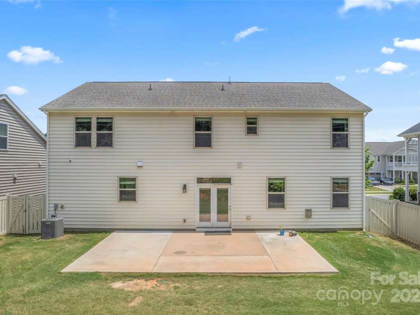 15213 Red Canoe Way, Charlotte, NC 28278.  MLS# CAR4276858, YatesRealty ID 27874. 