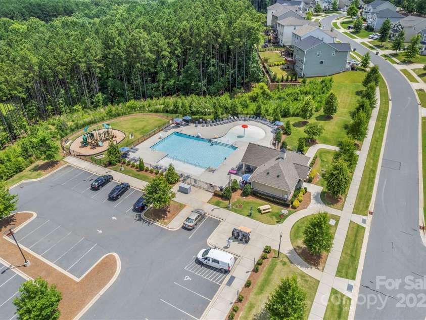 15213 Red Canoe Way, Charlotte, NC 28278.  MLS# CAR4276858, YatesRealty ID 27874. 