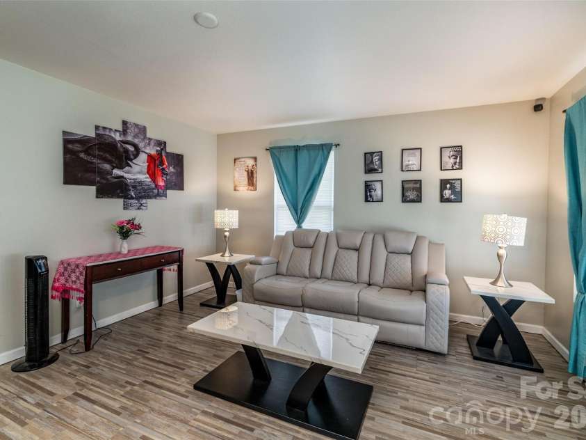 7343 Fox Point Drive, Charlotte, NC 28269.  MLS# CAR4386822, YatesRealty ID 27874. 