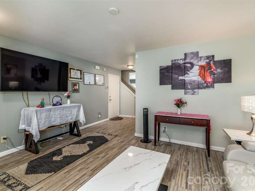 7343 Fox Point Drive, Charlotte, NC 28269.  MLS# CAR4386822, YatesRealty ID 27874. 