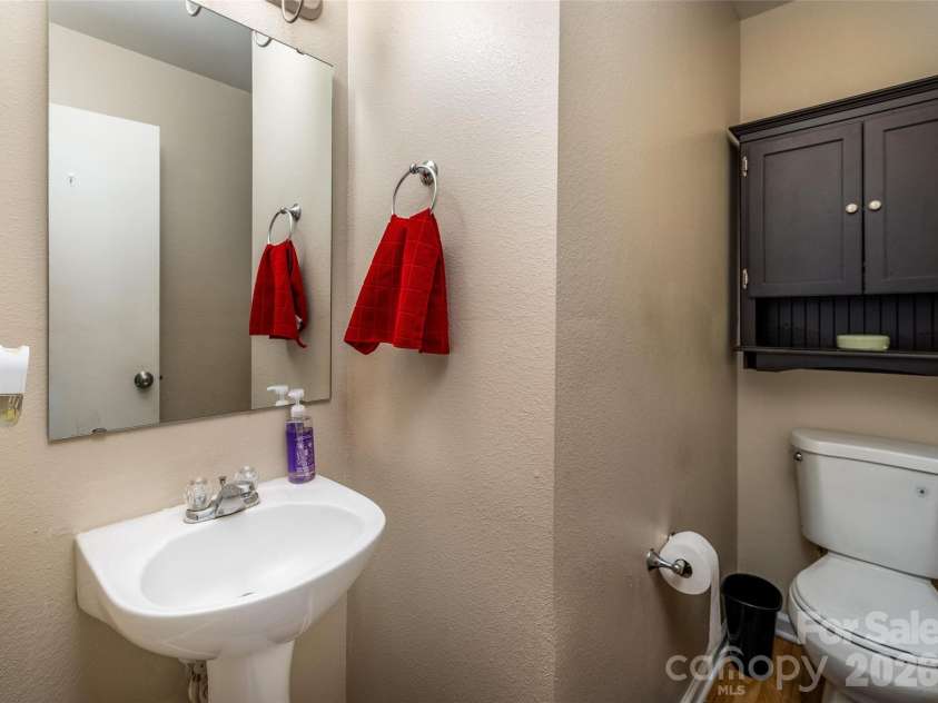 7343 Fox Point Drive, Charlotte, NC 28269.  MLS# CAR4386822, YatesRealty ID 27874. 