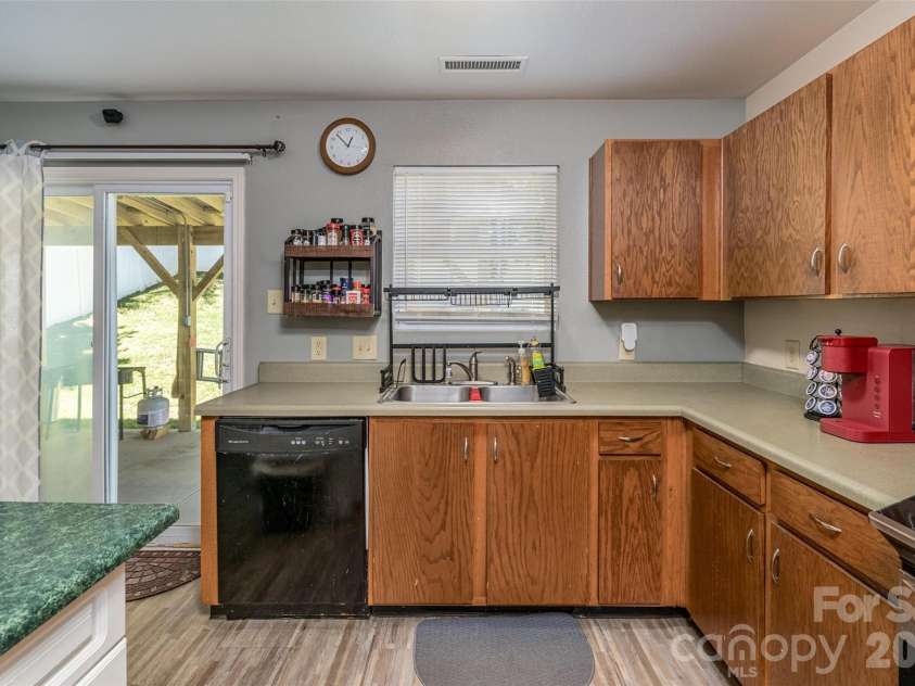 7343 Fox Point Drive, Charlotte, NC 28269.  MLS# CAR4386822, YatesRealty ID 27874. 
