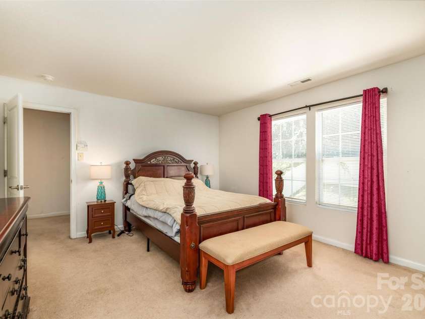7343 Fox Point Drive, Charlotte, NC 28269.  MLS# CAR4386822, YatesRealty ID 27874. 