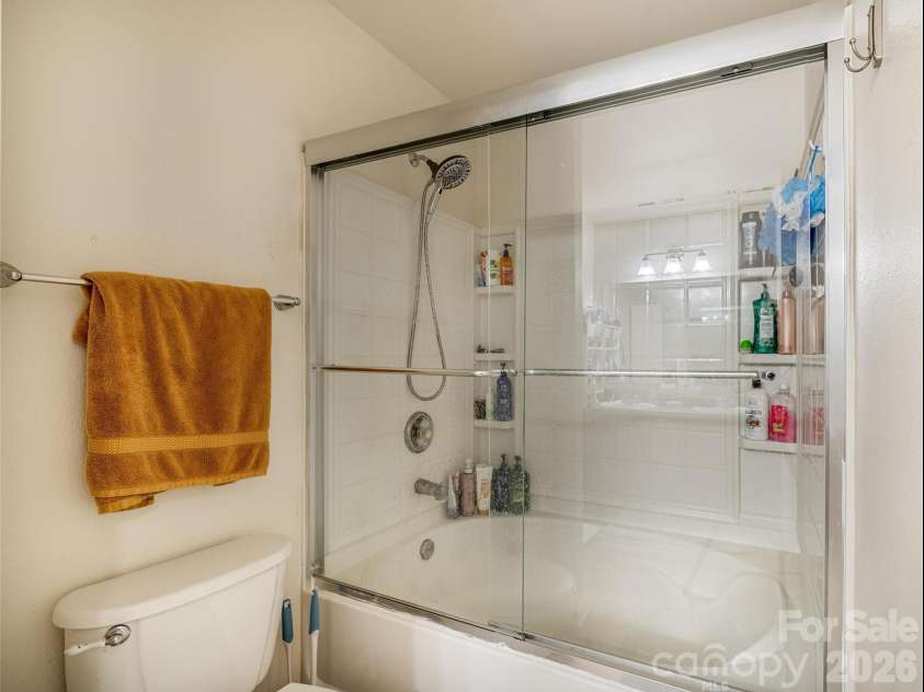 7343 Fox Point Drive, Charlotte, NC 28269.  MLS# CAR4386822, YatesRealty ID 27874. 