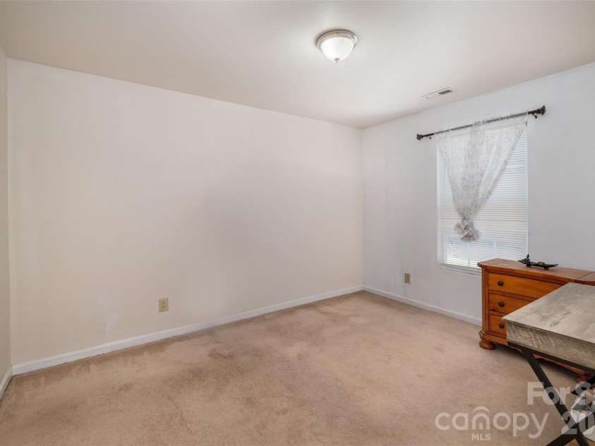 7343 Fox Point Drive, Charlotte, NC 28269.  MLS# CAR4386822, YatesRealty ID 27874. 