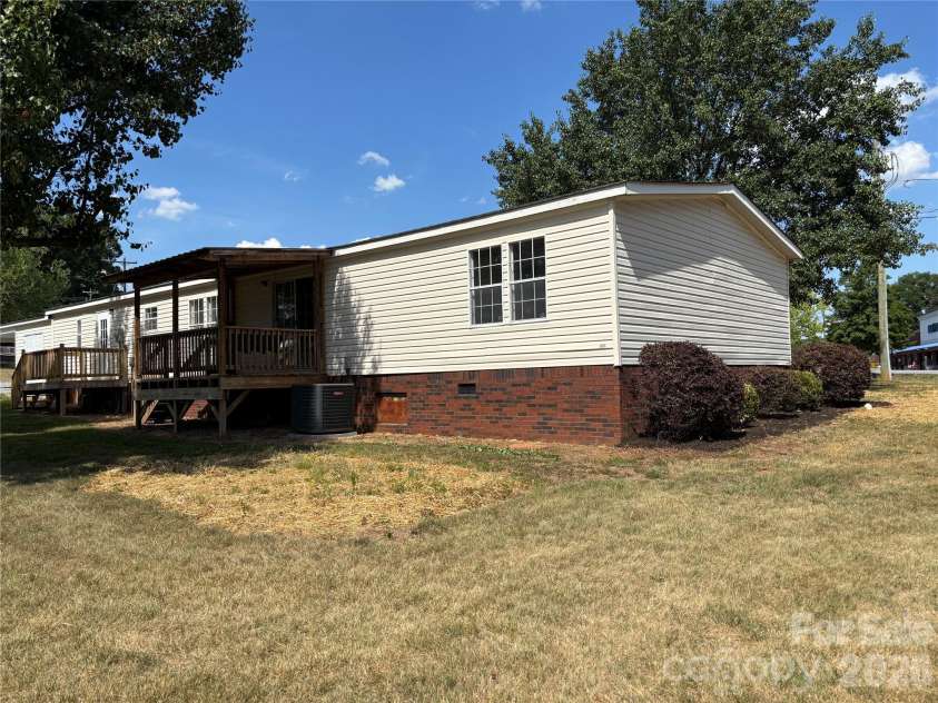 559 School Drive, Taylorsville, NC 28681.  MLS# CAR4384662, YatesRealty ID 27875. 