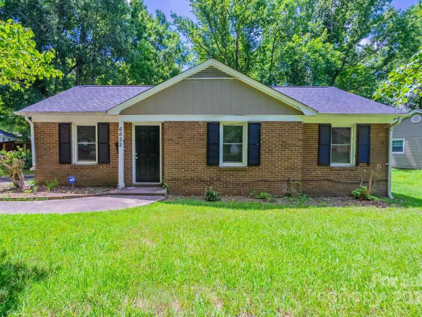 6622 Water Mill Court, Charlotte, NC 28215.  MLS# CAR4283880, YatesRealty ID 27875. 