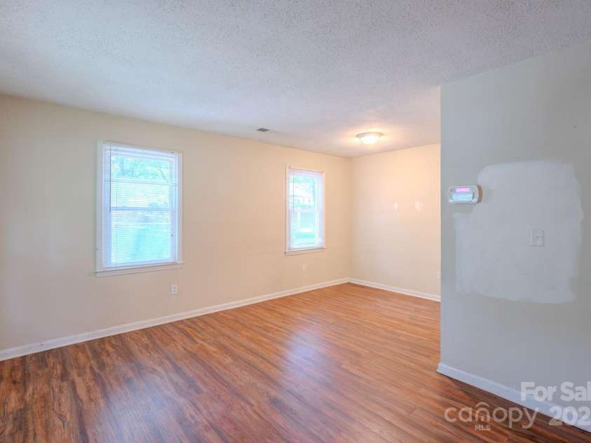 6622 Water Mill Court, Charlotte, NC 28215.  MLS# CAR4283880, YatesRealty ID 27875. 
