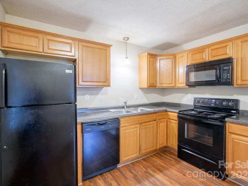 6622 Water Mill Court, Charlotte, NC 28215.  MLS# CAR4283880, YatesRealty ID 27875. 
