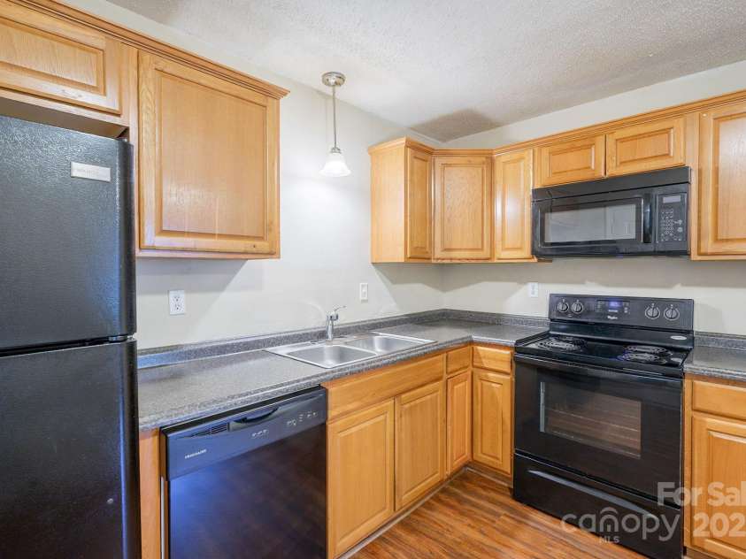 6622 Water Mill Court, Charlotte, NC 28215.  MLS# CAR4283880, YatesRealty ID 27875. 