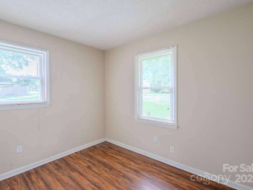 6622 Water Mill Court, Charlotte, NC 28215.  MLS# CAR4283880, YatesRealty ID 27875. 