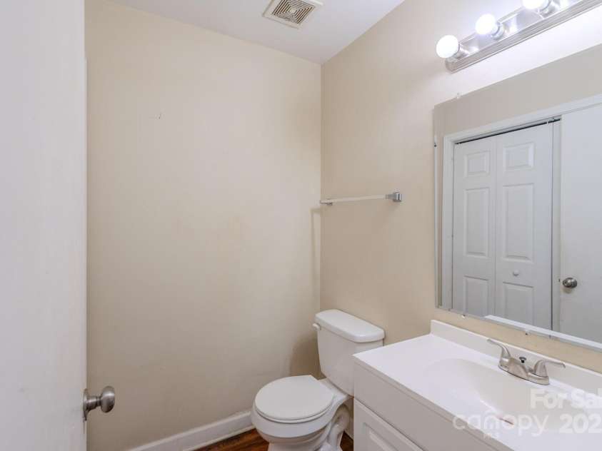 6622 Water Mill Court, Charlotte, NC 28215.  MLS# CAR4283880, YatesRealty ID 27875. 