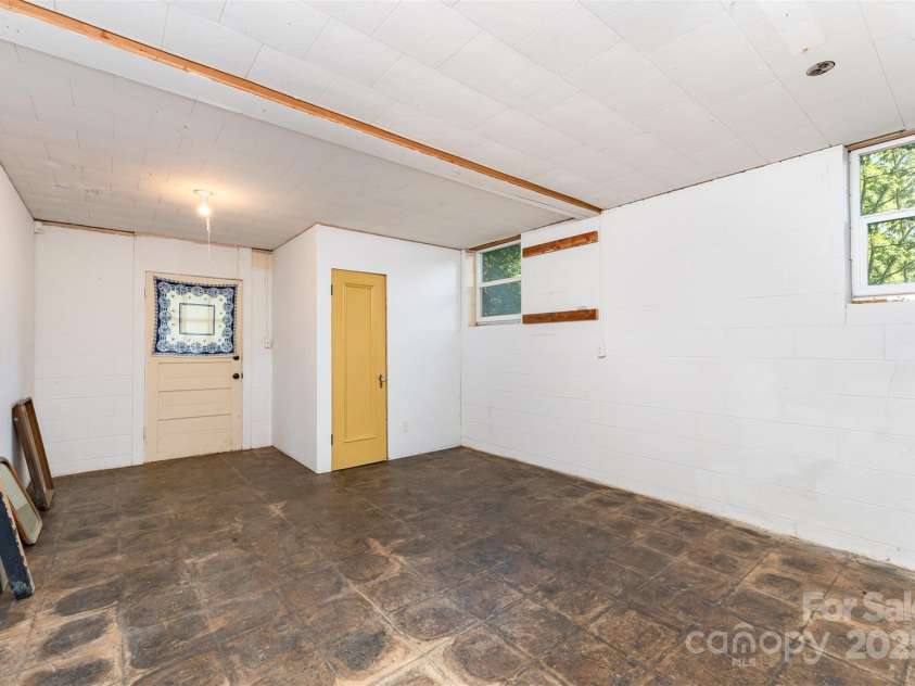 3075 Simmons Street, Kannapolis, NC 28083.  MLS# CAR4283917, YatesRealty ID 27876. 