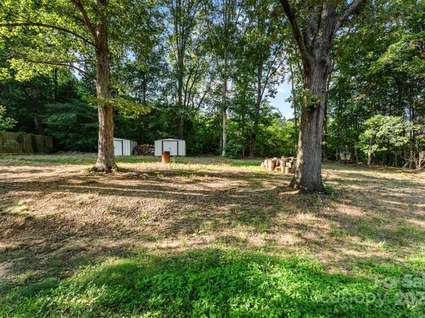 3075 Simmons Street, Kannapolis, NC 28083.  MLS# CAR4283917, YatesRealty ID 27876. 