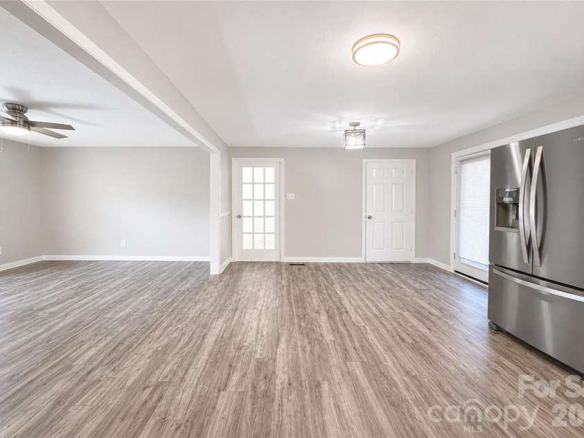 2121 24th Street, Hickory, NC 28601.  MLS# CAR4385228, YatesRealty ID 27879. Open Concept Living and Dining on Main Level
