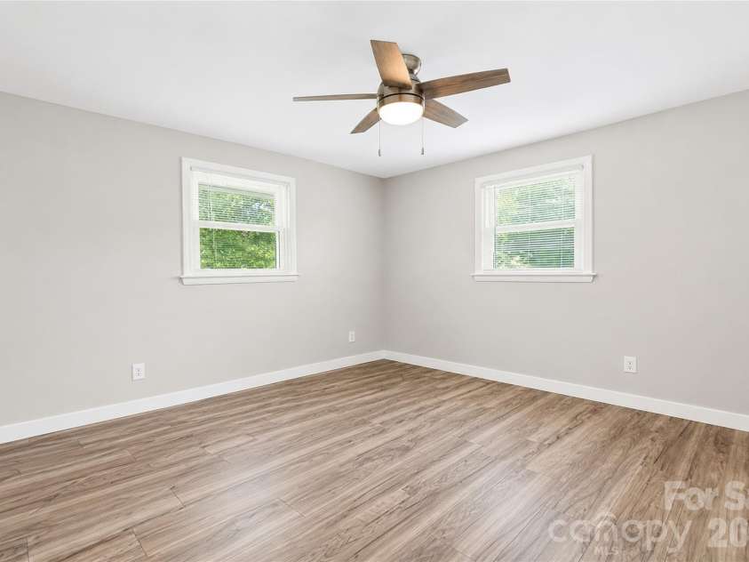 2121 24th Street, Hickory, NC 28601.  MLS# CAR4385228, YatesRealty ID 27879. Primary Bedroom on Main Level