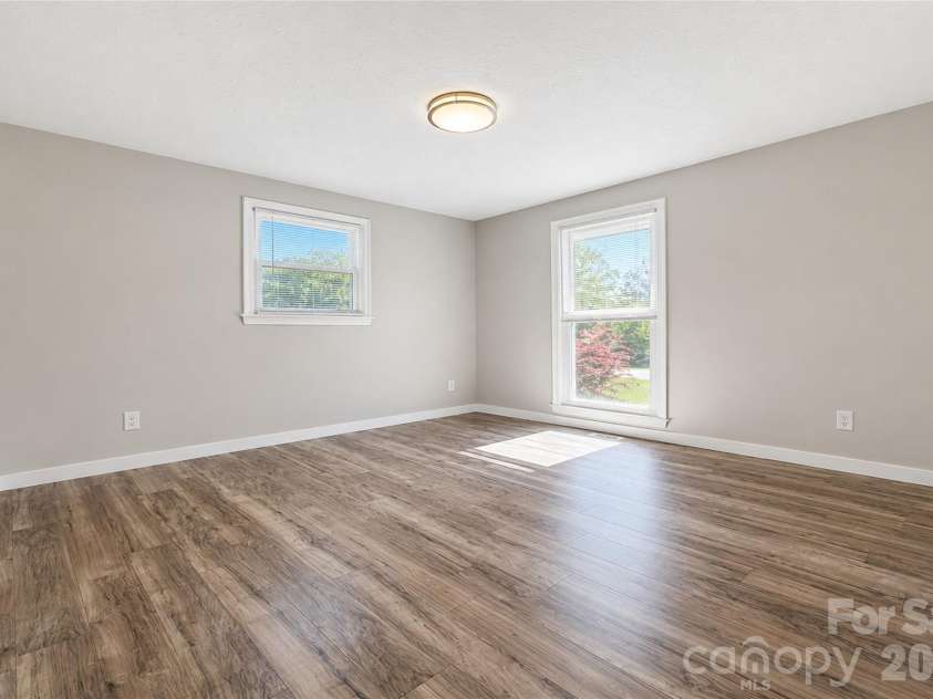 2121 24th Street, Hickory, NC 28601.  MLS# CAR4385228, YatesRealty ID 27879. Second Bedroom on Main Level