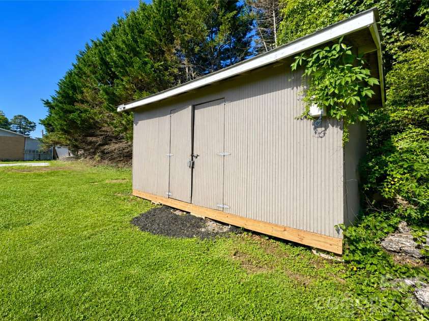 2121 24th Street, Hickory, NC 28601.  MLS# CAR4385228, YatesRealty ID 27879. Shed