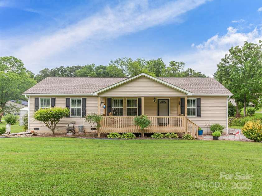 115 Ruth Whitaker Road, Hendersonville, NC 28791.  MLS# CAR4287738, YatesRealty ID 2788. 