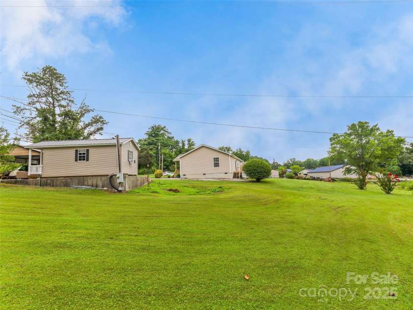 115 Ruth Whitaker Road, Hendersonville, NC 28791.  MLS# CAR4287738, YatesRealty ID 2788. 