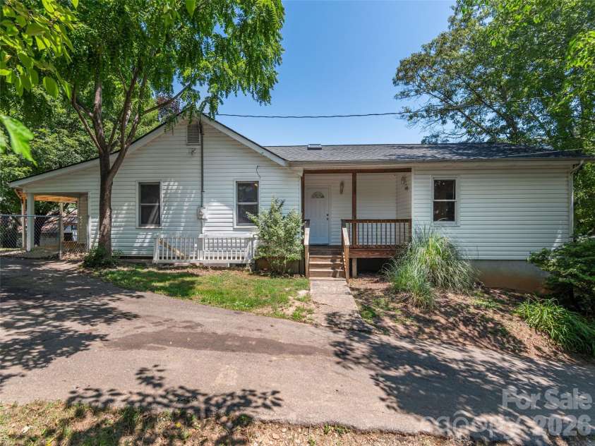 20 Spring Drive, Asheville, NC 28806.  MLS# CAR4276422, YatesRealty ID 2788. 