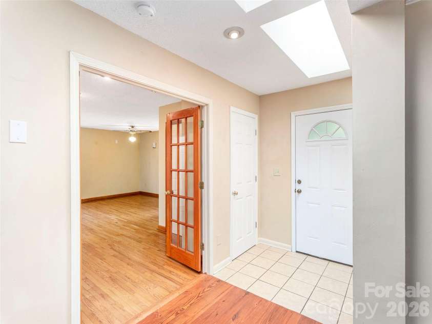 20 Spring Drive, Asheville, NC 28806.  MLS# CAR4276422, YatesRealty ID 2788. 