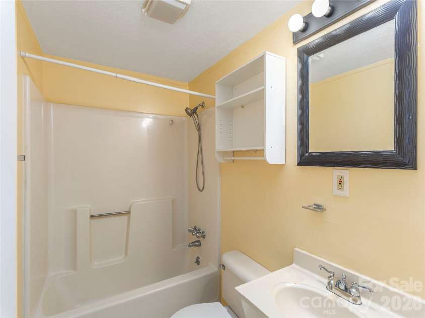 20 Spring Drive, Asheville, NC 28806.  MLS# CAR4276422, YatesRealty ID 2788. 