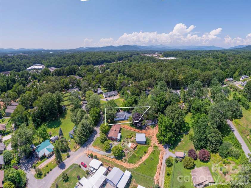 20 Spring Drive, Asheville, NC 28806.  MLS# CAR4276422, YatesRealty ID 2788. 