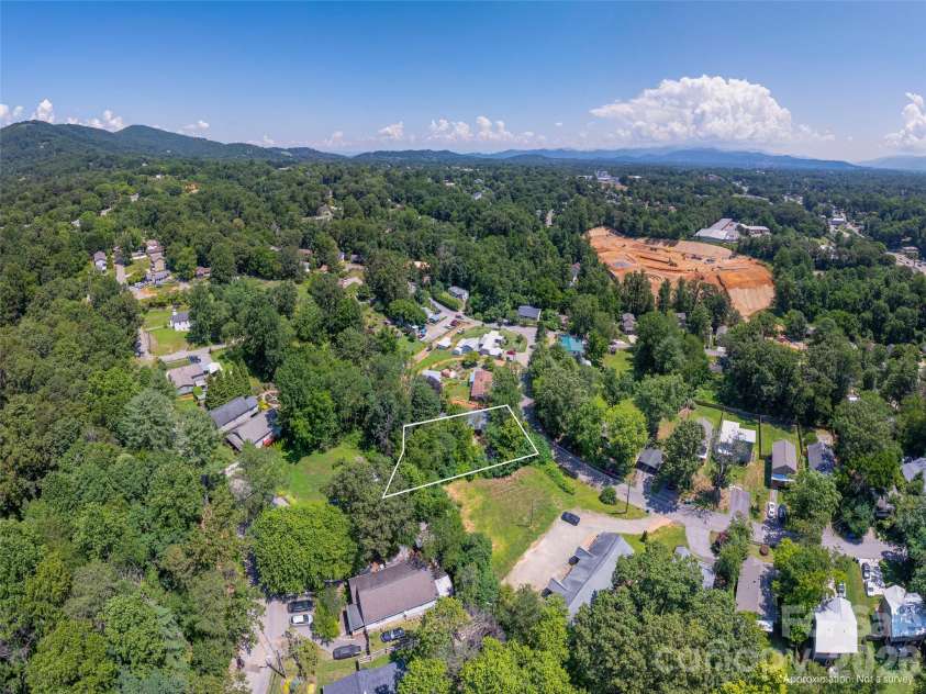 20 Spring Drive, Asheville, NC 28806.  MLS# CAR4276422, YatesRealty ID 2788. 