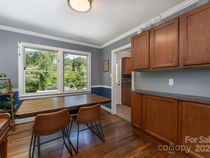 300 Donnybrook Drive, Asheville, NC 28806.  MLS# CAR4277806, YatesRealty ID 27880. 