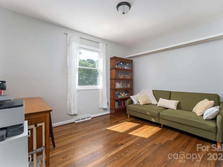 300 Donnybrook Drive, Asheville, NC 28806.  MLS# CAR4277806, YatesRealty ID 27880. 