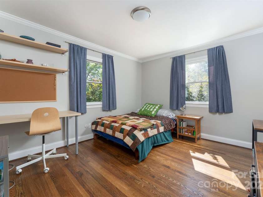 300 Donnybrook Drive, Asheville, NC 28806.  MLS# CAR4277806, YatesRealty ID 27880. 