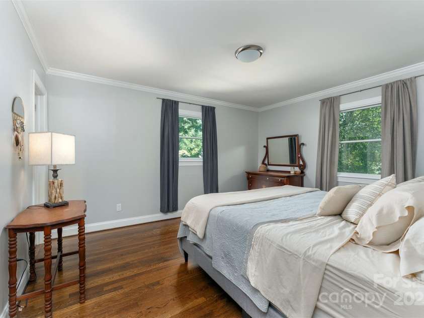 300 Donnybrook Drive, Asheville, NC 28806.  MLS# CAR4277806, YatesRealty ID 27880. 