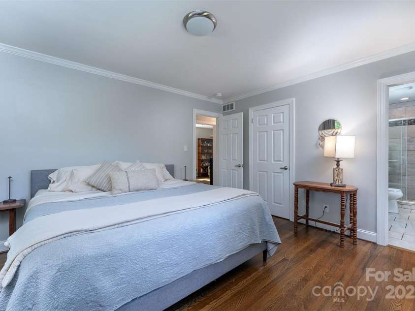 300 Donnybrook Drive, Asheville, NC 28806.  MLS# CAR4277806, YatesRealty ID 27880. 