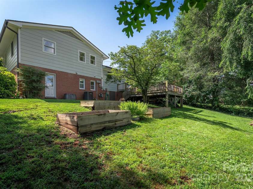 300 Donnybrook Drive, Asheville, NC 28806.  MLS# CAR4277806, YatesRealty ID 27880. 