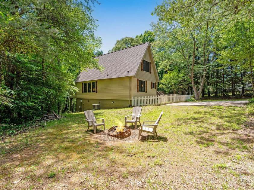 8347 Cedar Circle, Connelly Springs, NC 28612.  MLS# CAR4388010, YatesRealty ID 27880. Focused Side Yard View 