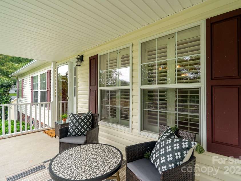 1408 Wildwood Drive, Kannapolis, NC 28081.  MLS# CAR4279895, YatesRealty ID 27881. Front Porch - View 1