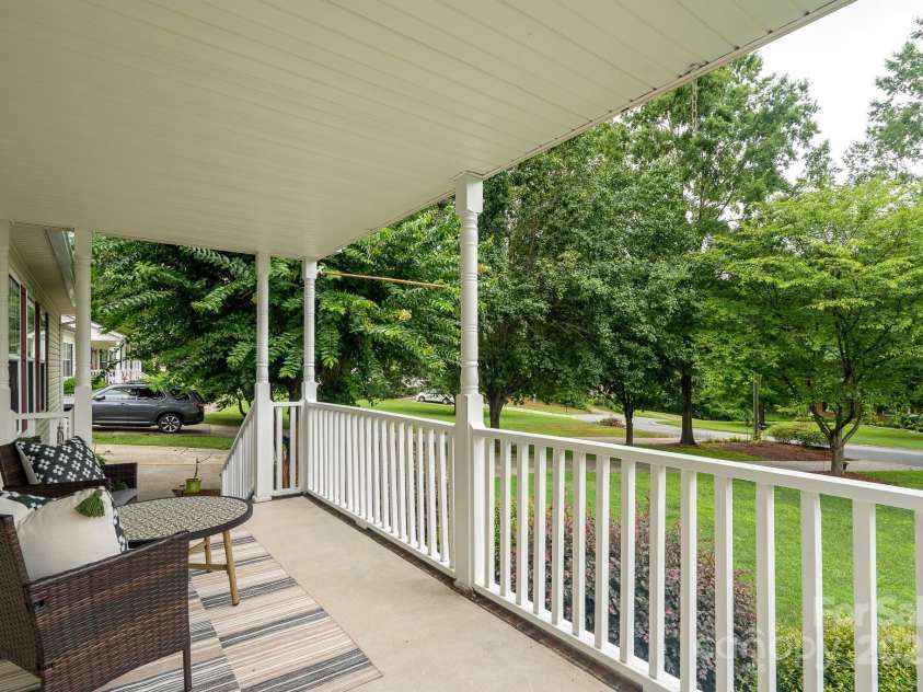 1408 Wildwood Drive, Kannapolis, NC 28081.  MLS# CAR4279895, YatesRealty ID 27881. Front Porch - View 2